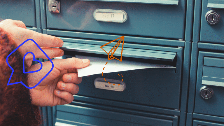Delle mani stanno inviando una lettera o mail, nella buca delle lettere. Inviando un messaggio scritto con cura che sperano venga letto